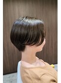 大人の気品と色気あふれる◎オリーブベージュハンサムショート