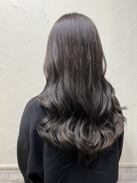 シュリット(schritt) 透明感たっぷりグレージュカラー　渋谷ブリーチハイライトSERA