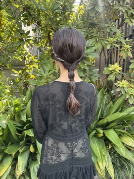 ジェノ(JENO by apish) 下ろしポニーヘアアレンジ