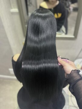 ザ トーン オオミヤ(the tone.oomiya) 黒髪/暗髪カラー/ブルーブラック/小顔ヘア/大宮髪質改善