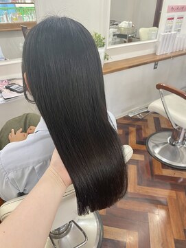 ヘアーアンドメイクアップモパ 艶髪ロングヘア