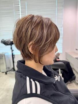 ビブ(VIV) 大人美人丸みショートボブ白髪ぼかしハイライト川崎20代30代40代