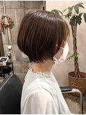 ハンサムショートレイヤーカットミルクティーベージュハイトーン