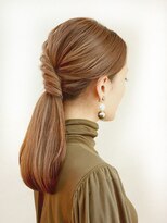 オロ(ORO) モードポニーアレンジ 益子