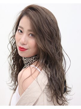 オサヤ タテベ(OSAYA tatebe) ブラウン系ロング