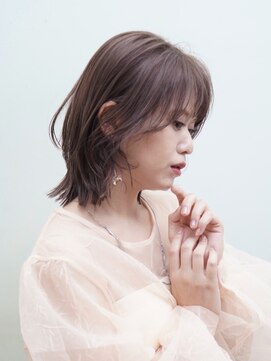 ビュートリアム265(BEAUTRIUM 265) ミディアムレイヤーミディアムボブ 大人ボブ 切りっぱなし外ハネ