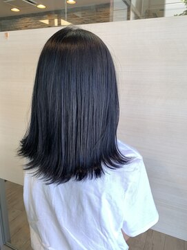 フィーカ(Fika) ブルーブラック　外ハネ