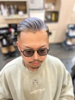 銀座マツナガ 浅草店&nbsp;スキンフェード/バーバースタイル/シルバーブリーチカラー