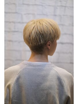 グレイスフル バーバープラチナム 六本木店(Graceful Barber platinum) ツーブロック刈り上げセンターパート