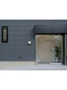 【名駅スグ】お客さまと美容師のためのサロン。お客様の居心地を一番に考えた、マンツーマンのサロンです。