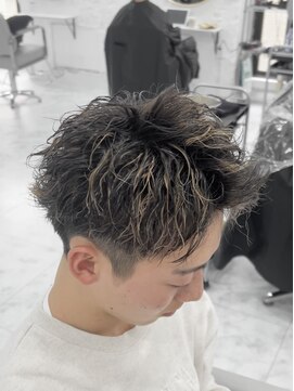 アンダーバーホワイト 広島 並木店(_WHITE) 縦落ちツイスパ×メッシュ×メンズパーマ【広島】