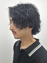 リオールバイニアウ(RE:ALL by Niau) センターパートミディアムボブウルフパーマスパイラルパーマ