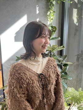 スリーランド(THREELAND) くびれカット、ナチュラルブラウン