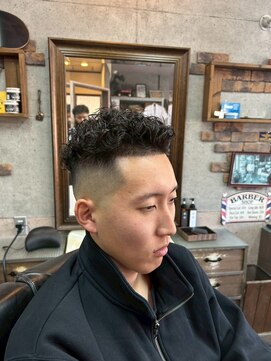 アールズ ヘア(R's hair) MEN’S HAIR/サーフカール/刈り上げセンターパート/印西