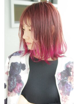 トップシェイプ(TOP SHAPE) ピンクグラデーションボブ外ハネデザインカラー