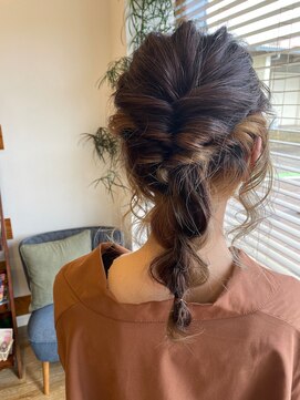 メイヘア(May Hair) ミディアムの編みおろし