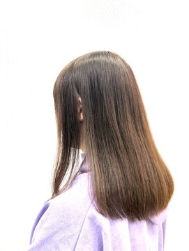 クオリス 上福岡店(QUALIS) 艶カラーのナチュラルベージュ/Aラインセミロング/30代40代人気