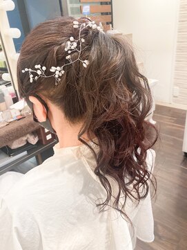 ブラウ ネイル パーティー(Blau Nail Party) 高め華やかボリュームポニー