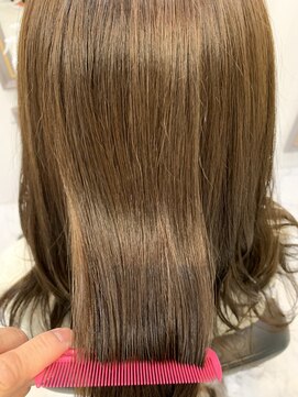 エスカーラ 表参道(THE ESCALA) @m_ayu/オリーブベージュ/タビラマユミ