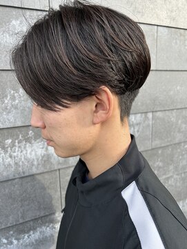 ヒュイル バイ ニアウ(Hwyl by Niau) メンズマッシュセンターパートスパイラルパーマニュアンスパーマ