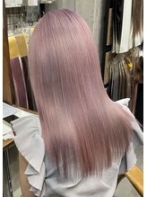 ほんのりピンク味が可愛いグレイピンク[ケアブリーチ/ダブルカラー/学割U24/リタッチ/インナーカラー]