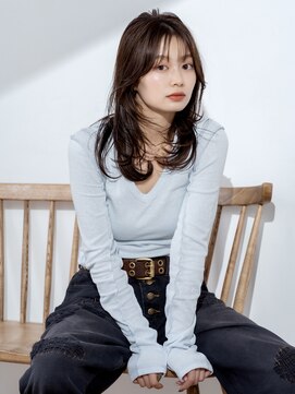 エアー 青山(AIR) レイヤーカット透明感グレーベージュ前髪カット