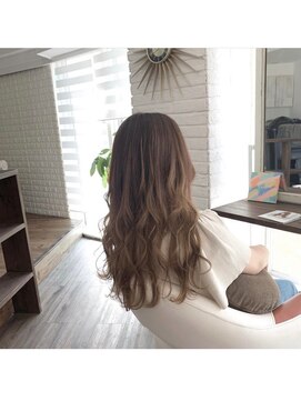 クラナ(clana) プルエクステでベージュロング