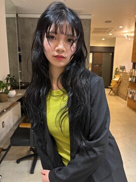 イル(ill) ロング 黒髪 顔周りカット レイヤーカット 大須