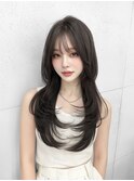 大人の艶感ロング×柔らかレイヤーで上品印象