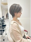 earthショートレイヤーボブミルクティー丸みショートボブ