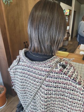 ノニ(no.2) 切りっぱなしレイヤーボブ