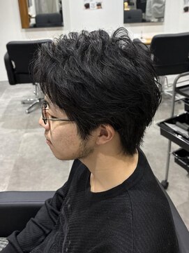 ヒュイル バイ ニアウ(Hwyl by Niau) メンズカットアップバングショート刈り上げなしスパイキー