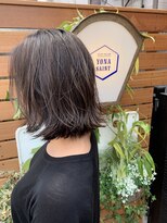 ヨナサン(Yona Saint)&nbsp;透明感グレージュ外ハネボブ