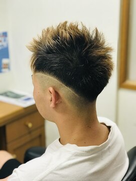 ヘアーメイクエアーセントラーレ(HAIR MAKE air Zentrale) フェードカット in カミソリライン