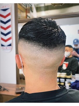 カムレイドフォーライフ(COMRADE 4 LIFE) スキンフェード　ハイフェード　担当松尾