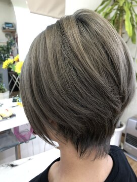 エミュウ(Emue) 似合わせショート♪