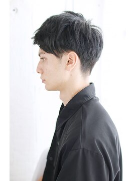 シュシュット(chouchoute) ツイストスパイラルコンマヘアスキンフェードセンターパート/011