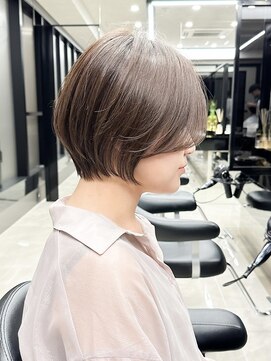 ハルキミナト ジャパン トウキョウ(HARUKI MINATO japan TOKYO) 丸みクビレショート/30代/40代/50代/前髪あり