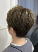 白髪ぼかしベリーショート