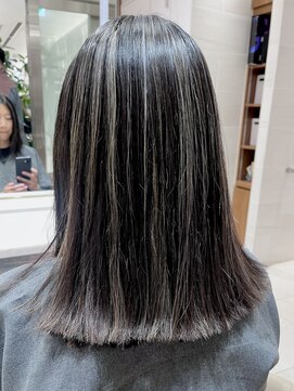 ハイライトカラーコントラストカラーアッシュ
