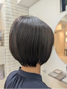 メモリーズ 銀座(Memories) ツヤサラショートボブ