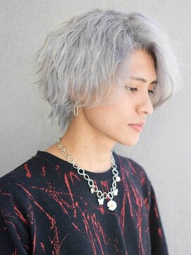ビューティービースト 桟橋通り店(beauty:beast) ウェービーミディアム×シルバーヘアー