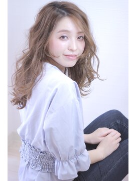 クラシア(Cracia) 女性らしさ×グレージュ×くびれミディ