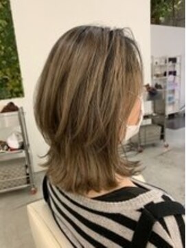 パシフィックダズールバトン(Pacific Dazzle baton) 外はね×ベージュ