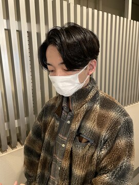 ネオリーブ クーロ(Neolive curro) サイドパート毛流れショート