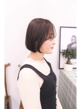 シカ(sica) 透明感ベージュブラウンボブ