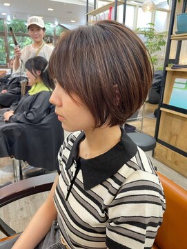 ナンバー アンフィール 渋谷(N° anfeel) 【HIKARU】@hikaru_cut 丸みショートボブ