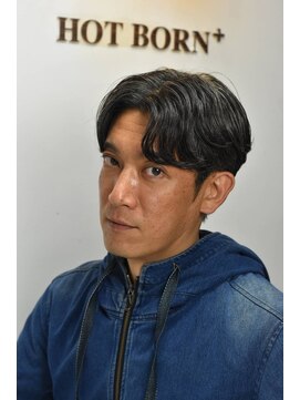 ホットボーンプラス EAST店(HOT BORN+) センター分けスタイル