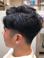 リム(RiM)&nbsp;MEN‘S HAIR/ニュアンスパーマ短髪ツーブロモテる黒髪ショート