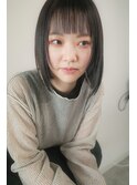 個性派眉上パツっとボブ